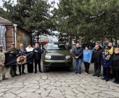 Лариса Тутова и Антон Гетта передали УАЗ Пикап в зону СВО
