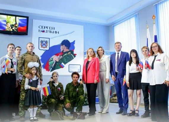 Открытие мурала в колледже связи